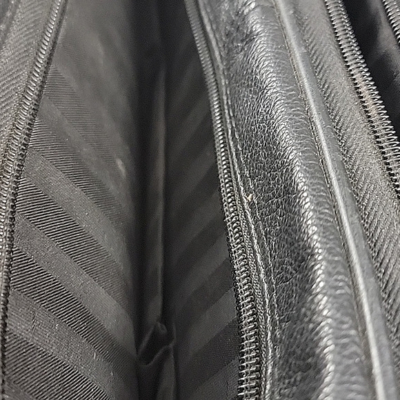MORI Black Leather Briefcase / Computer Bag w/ Pockets, compartments, zippers - Picture 11 of 14
